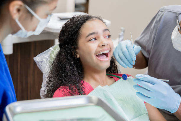 Best Emergency Tooth Extraction in Home Gardens, CA